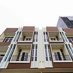 Reddoorz Near Mall Taman Anggrek