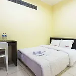 Reddoorz Near Mall Taman Anggrek
