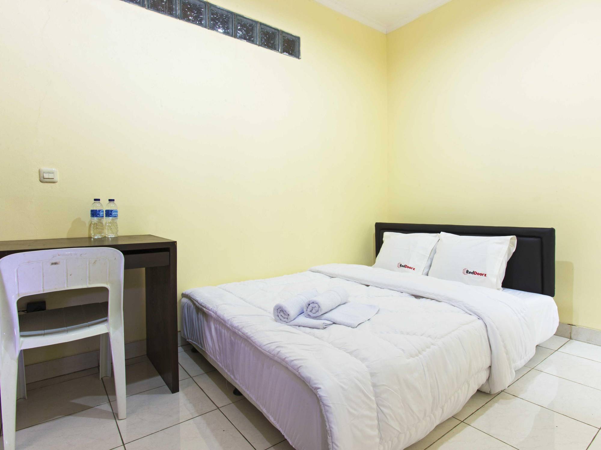 Hotel Reddoorz Near Mall Taman Anggrek